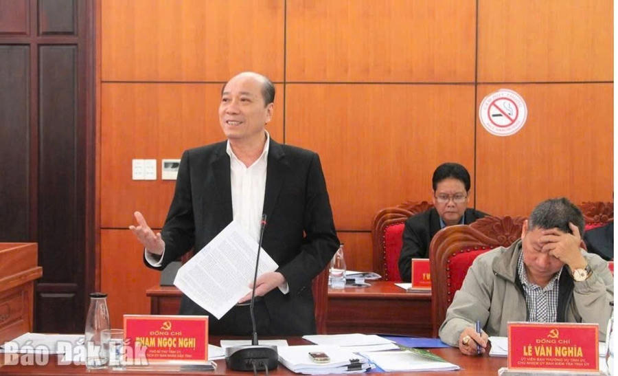 Phó Bí thư Tỉnh ủy, Chủ tịch UBND tỉnh Phạm Ngọc Nghị nêu các giải pháp tăng trưởng kinh tế và thu ngân sách của tỉnh trong năm 2025. Ảnh: Báo Đắk Lắk