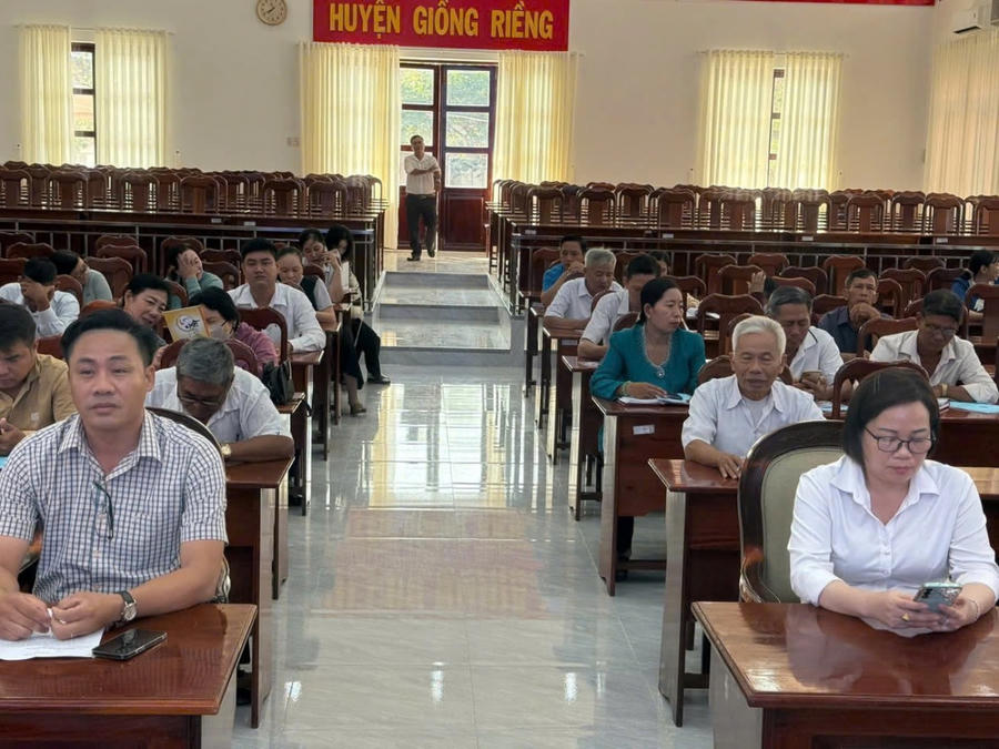 Đại biểu tham dự Tập huấn, tuyên truyền, phổ biến pháp luật