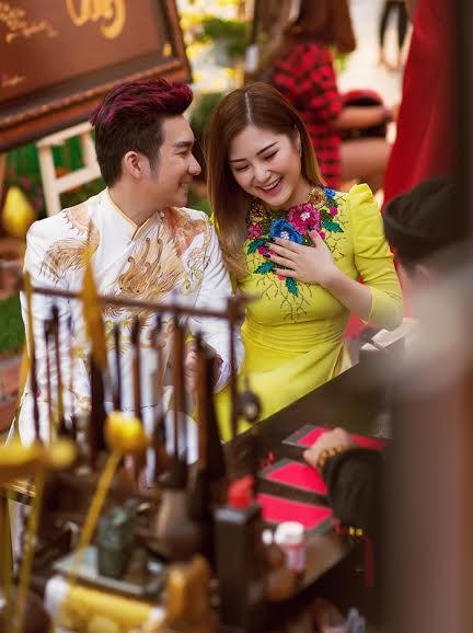 Cả hai giống như đôi tình nhân tràn đầy hạnh phúc