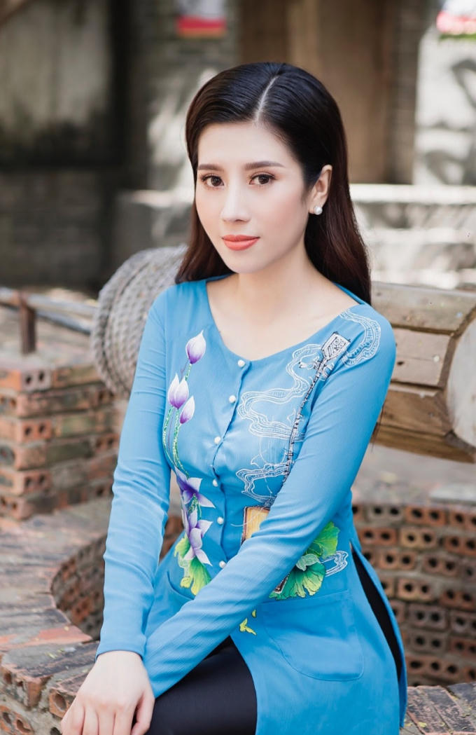 Dương Yến Nhung chia sẻ: “ Tết đến, Xuân về không chỉ là sự khởi đầu của một năm mới đầy năng lượng và hứng khởi mà còn là khoảng thời gian sum họp đoàn viên của gia đình. Bởi vậy cô muốn gửi tặng khán giả MV này cùng những hình ảnh hết sức gần gũi và ca từ giản dị, âm nhạc vui tươi, rộn rang để thay cho lời chúc một năm mới an lành – hạnh phúc – sung túc đủ đầy.”