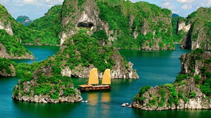 Lại đề xuất tăng ph&iacute; tham quan vịnh Hạ Long
