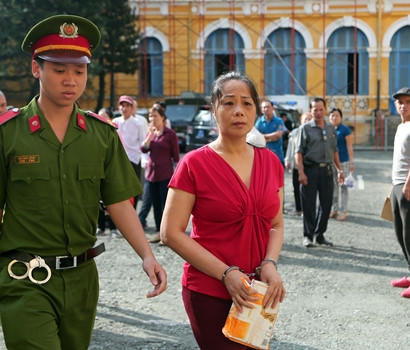 Bà Nga lúc bị bắt giữ.