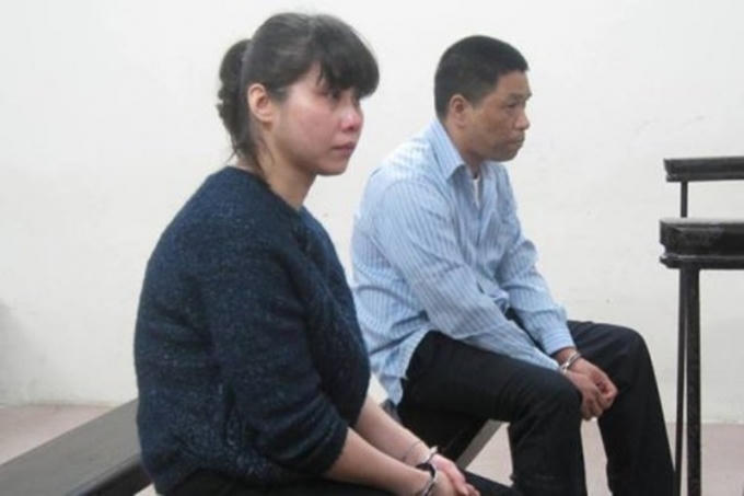 Cặp tình nhân trước vành móng ngựa (Ảnh: T.T)