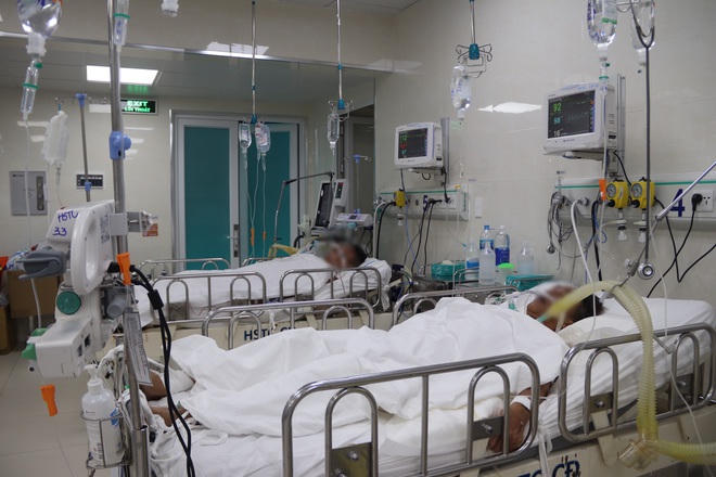 Chỉ trong tuần đầu tháng 10, Bệnh viện Nguyễn Tri Phương tiếp nhận đến 9 ca ngộ độc methanol nặng.