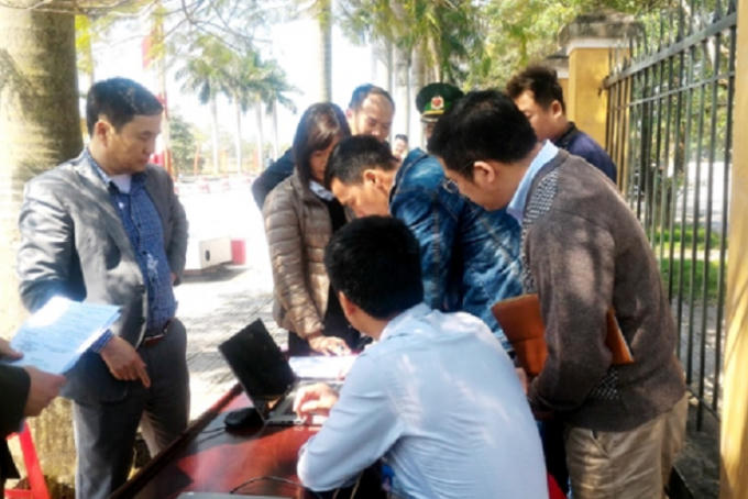 Đoàn kiểm tra liên ngành kiểm tra, xử phạt đơn vị phạm quy định trong hoạt động kinh doanh các dịch vụ du lịch (Ảnh QNP).