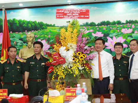 Bí thư Thành ủy TP.HCM Đinh La Thăng tin tưởng thời gian tới bệnh viện đạt nhiều kết quả tốt hơn. Ảnh: P.VY