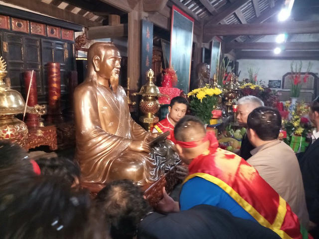 Tượng đồng danh nhân Nguyễn Quý Ân.