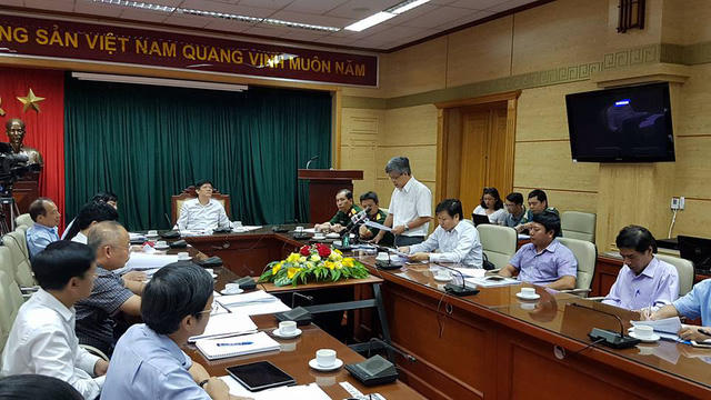 Viện trưởng Viện Vệ sinh dịch tễ Trung ương báo cáo về giám sát muỗi, bọ gậy ở Hà Nội. Ảnh: H.Hải