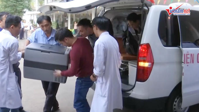 Ê-kíp bác sĩ bệnh viện Chợ Rẫy ra Hà Nội nhận tim hiến tặng