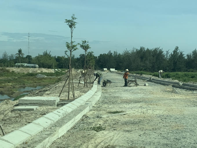 Các dự án dọc sông Cổ Cò, như: River View, Blue Riverside... cũng tăng tốc hoàn thiện tiến độ từ cú hích khơi thông sông Cổ Cò.