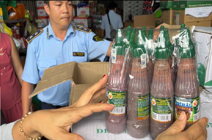 Sản phẩm giả mạo nhãn hiệu Đội QLTT số 4 phát hiện, xử lý. (Ảnh : Tổng cục QLTT)