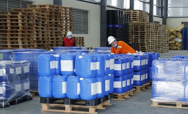 Tăng cường công tác quản lý, kiểm soát hóa chất hạn chế sản xuất, kinh doanh trong lĩnh vực công nghiệp. (Ảnh minh họa)