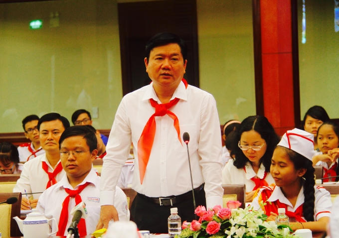 Bí thư Đinh La Thăng "muốn làm bạn với thiếu nhi".