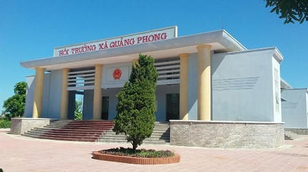 Hội trường UBND xã.