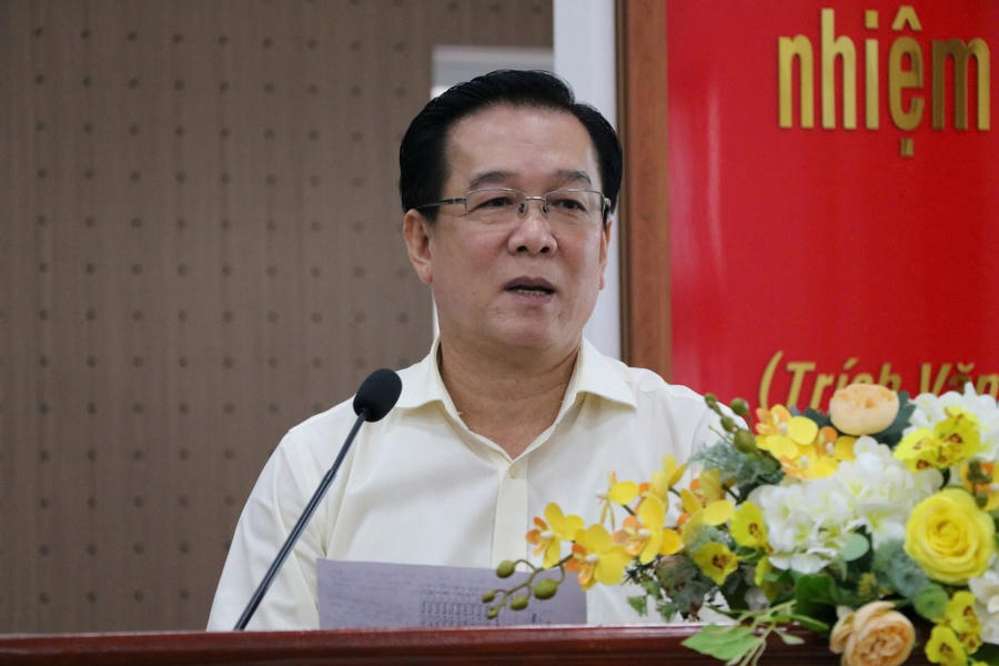 Đồng chí Phạm Hoàng Nam – Bí thư Thành uỷ Rạch Giá phát biểu tại hội nghị.