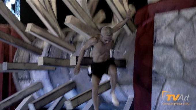 Nỗi lo sợ của bác Phạm Văn Cấu đã thành hiện thực khi bác đã không thể vượt qua “Cầu gai nhím”.