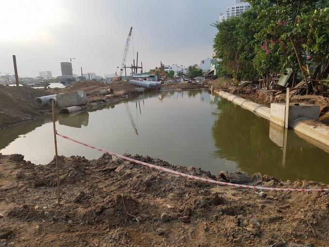 Dự án đường nối từ đường Nguyễn Văn Hưởng  đến đường Xa Lộ Hà Nội tại phường Thảo Điền, quận 2.
