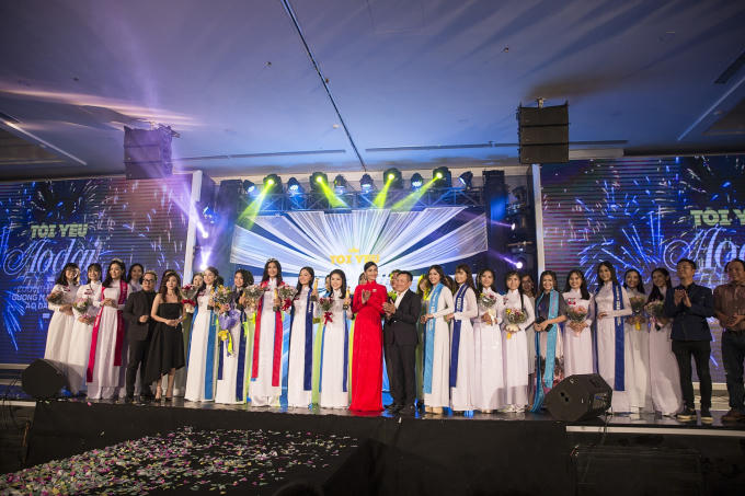 Trương Thị May diện áo dài nền nã, tìm kiếm Gương mặt Nữ sinh áo dài 2018