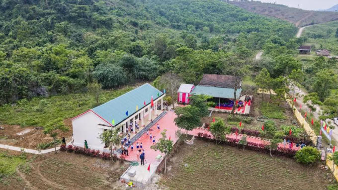 Những điểm trường khang trang được hoàn thiện trên những vùng núi cao, mang ước mơ đi học cho trẻ em vùng bản.