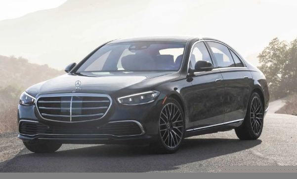 Phân khúc sedan cao cấp: Mercedes-Benz S580 đời 2021 đạt 9,7 / 10 điểm.