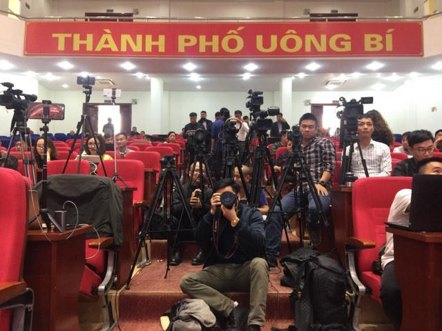 Đông đảo cơ quan truyền thông đã có mặt.