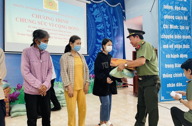 Phòng An ninh Đối ngoại Công an tỉnh Đồng Nai tổ chức nhiều hoạt động ý nghĩa nhân ngày truyền thống