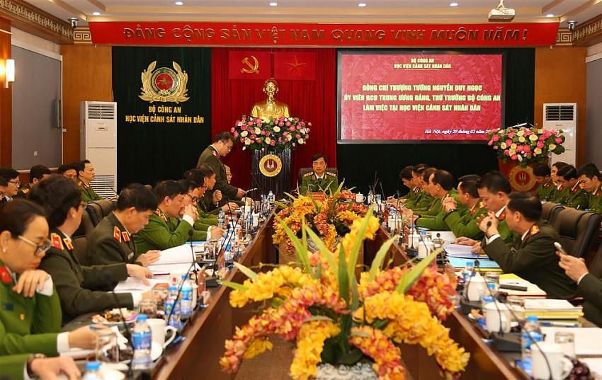 Thứ trưởng Nguyễn Duy Ngọc làm việc với Học viện CSND.