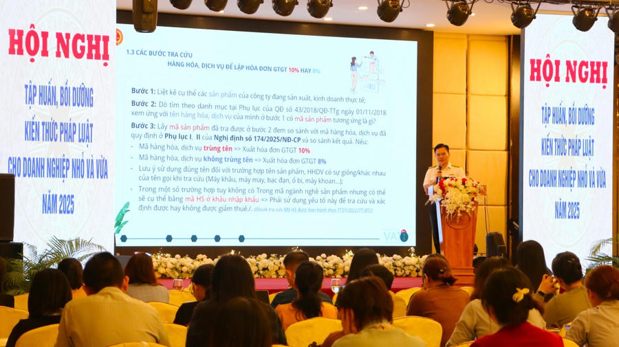 Ông Trần Quảng Ninh – Trưởng phòng Phòng Quản lý, hỗ trợ doanh nghiệp số 1 (Thuế tỉnh Đồng Nai) triển khai các chính sách liên quan đến thuế.