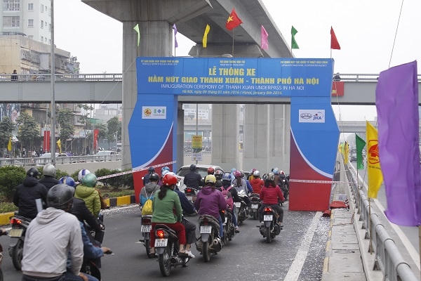Bắt đầu từ 8h các phương tiện chính thức lưu thông.