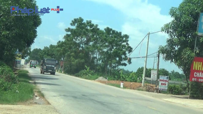 Tốp 2 xe trên Quốc lộ 37 khu vực huyện Phú Bình tỉnh Thái Nguyên. Các xe này đều có hướng đến là huyện Hiệp Hòa - Bắc Giang.