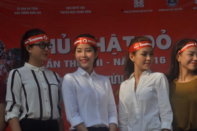Trong số đó có rất nhiều hoa khôi, á hậu