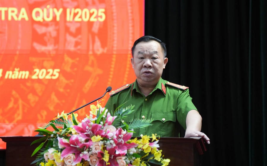 Lãnh đạo Văn phòng Cơ quan cảnh sát điều tra phát biểu tại Hội nghị.