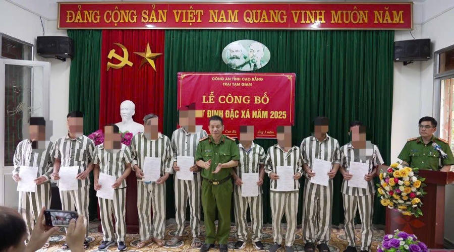 Quảng Ninh: Trao quyết định đặc xá cho 23 phạm nhân dịp 30/4