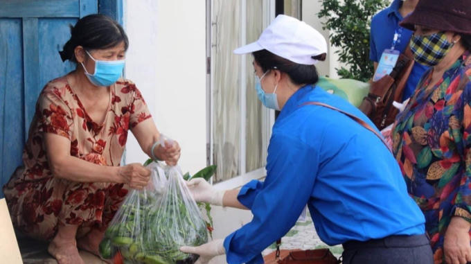 Trong cơn đại dịch, nhiều hành vi biểu hiện tình người cao đẹp.