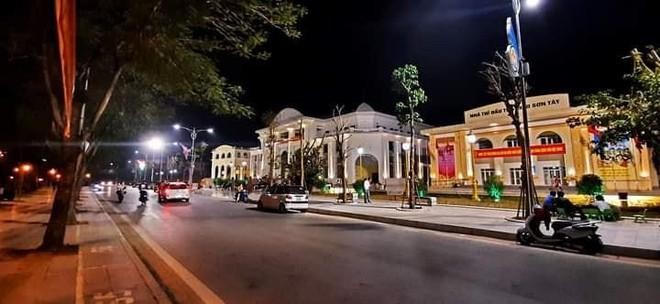 Điều thu hút du khách tới phố đi bộ Thành cổ Sơn Tây chính là những hoạt động về văn hóa, thể thao, ẩm thực phong phú... Ảnh: Cổng TTĐT Thị xã Sơn Tây
