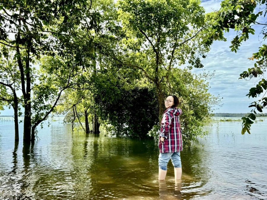 Hồ Trị An là nơi lý tưởng để du khách tìm đến chụp ảnh và tận hưởng bầu không khí trong lành. Những buổi bình minh và hoàng hôn tại hồ là thời điểm vàng để ghi lại những khoảnh khắc đẹp nhất của thiên nhiên.