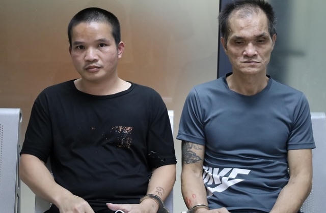 Phát hiện 3 đối tượng truy nã khi tiếp nhận công dân xuất cảnh trái phép