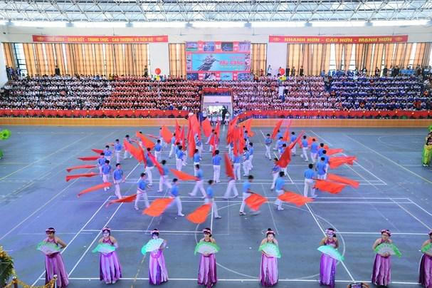 Toàn cảnh lễ khai mạc.