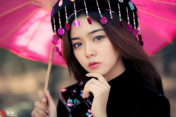 Chỉ mới 19 tuổi, nhưng hotgirl Đinh Thị Thu Hiền có mức thu nhập rất "khủng". Ảnh: Quang Đại.