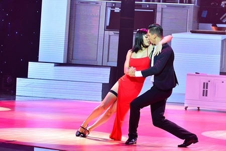 Liveshow 4 Bước nhảy hoàn vũ: Lâm Chi Khanh từ bỏ vì chấn thương, Diệu Nhi dừng bước