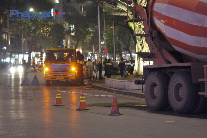 Suốt 2 tháng nay, một phần đường quanh khu vực hồ Hoàn Kiếm sẽ bị thu hẹp vào các buổi tối để phục vụ thi công.
