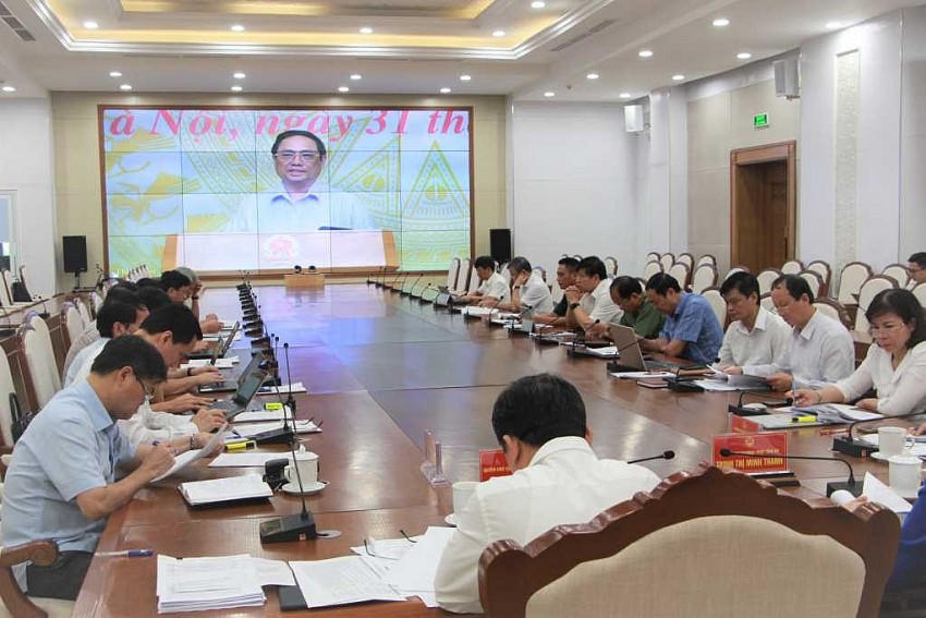 Tỉnh Quảng Ninh tham dự hội nghị trực tuyến toàn quốc thực hiện sắp xếp đơn vị hành chính cấp huyện, cấp xã giai đoạn 2023-2030. Ảnh: QMG