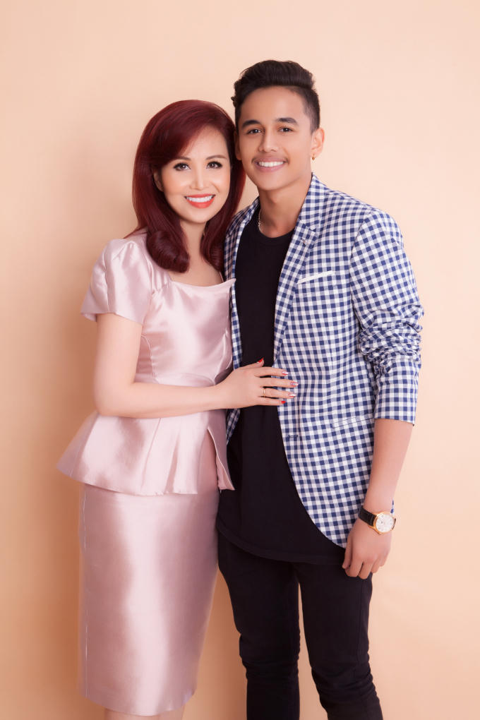 Gia đ&igrave;nh hạnh ph&uacute;c, c&aacute;c con xinh đẹp vạn người m&ecirc; của Hoa hậu biết nhiều ngoại ngữ nhất Việt Nam