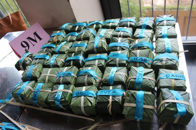 Và được đánh dấu tên người gói.