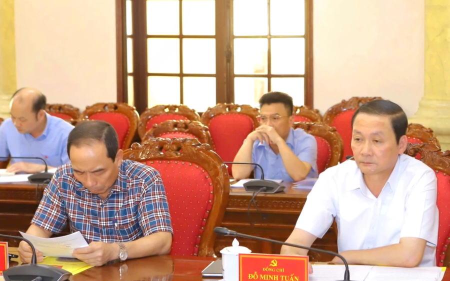 Ông Đỗ Minh Tuấn trong cuộc họp tại Tỉnh ủy Thanh Hóa.