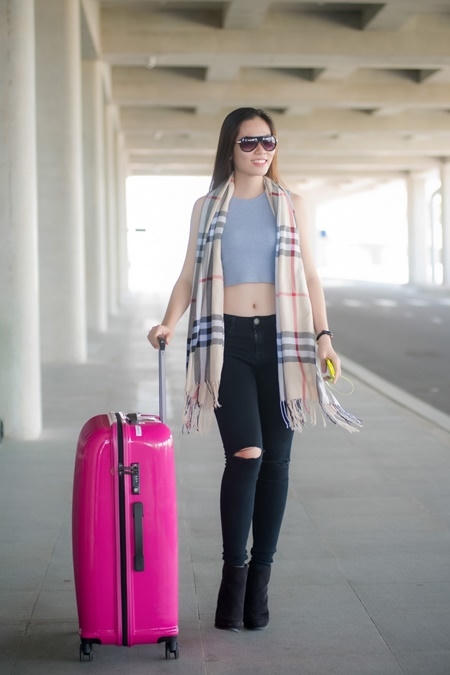 Hoa hậu Việt Nam 2016: Thí sinh miền Nam khoe streetstyle cực chất ở sân bay Cát Bi