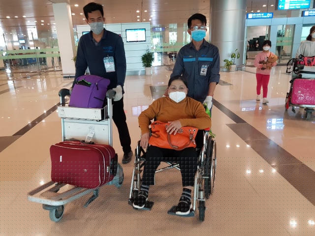 can canh tiep nhan 627 nguoi tro ve tu han quoc tai san bay can tho hinh anh 6