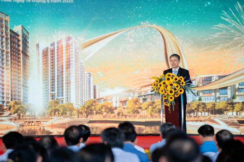 Ông Trần Hoà Nam, PCT UBND tỉnh Khánh Hoà phát biểu tại lễ khởi công.