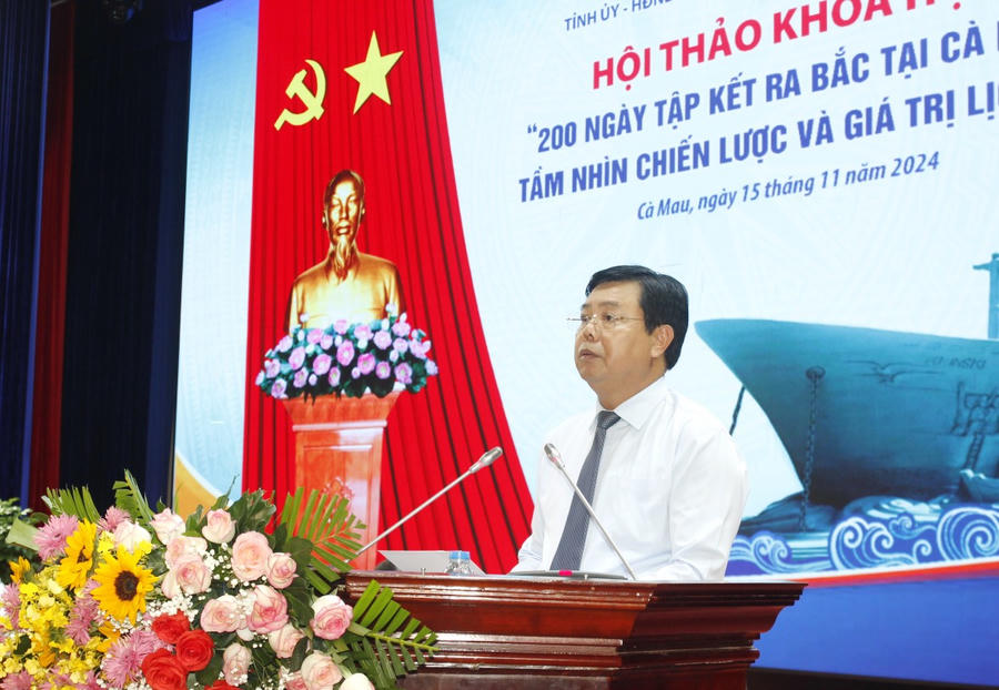Ông Nguyễn Tiến Hải - Ủy viên BCH Trung ương Đảng, Bí thư Tỉnh ủy, Chủ tịch HĐND tỉnh Cà Mau, phát biểu khai mạc Hội thảo.