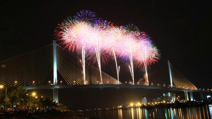 Quảng Ninh tổ chức trình diễn pháo hoa hằng tuần tại Hạ Long từ ngày 4/7